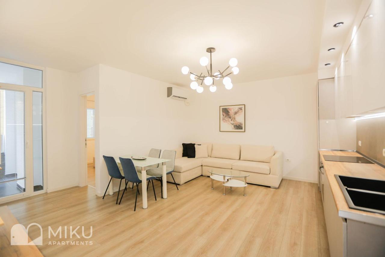 Miku Apartment-Brand New At Wilson Square Tirana Esterno foto