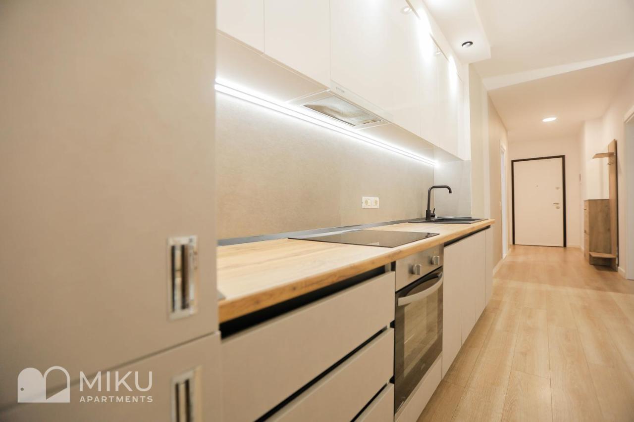 Miku Apartment-Brand New At Wilson Square Tirana Esterno foto